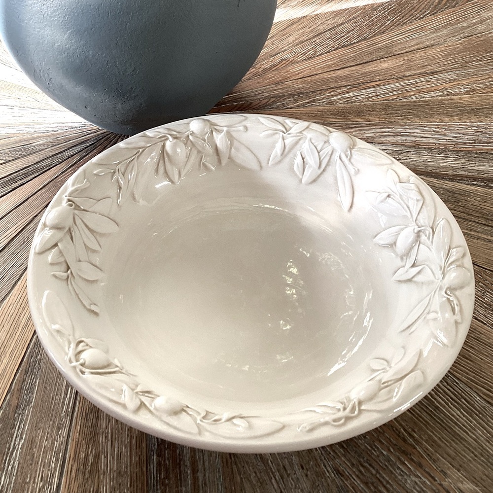 WILLIAMS SONOMA TUSCAN OLIVE SERVING BOWL